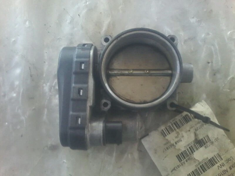 Cuerpo del acelerador compatible con 99-03 BMW 540i 2209632 Foto 2 de 4