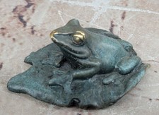Estatuilla de sapo rana milo firmada austriaca de bronce escultura estatua obra de arte