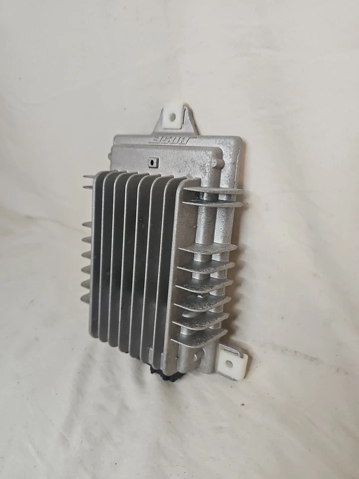 2010-2012 Cadillac SRX Stereo Audio Radio Amplifier AMP Bose OEM GM 20918769 - Image 4 of 4