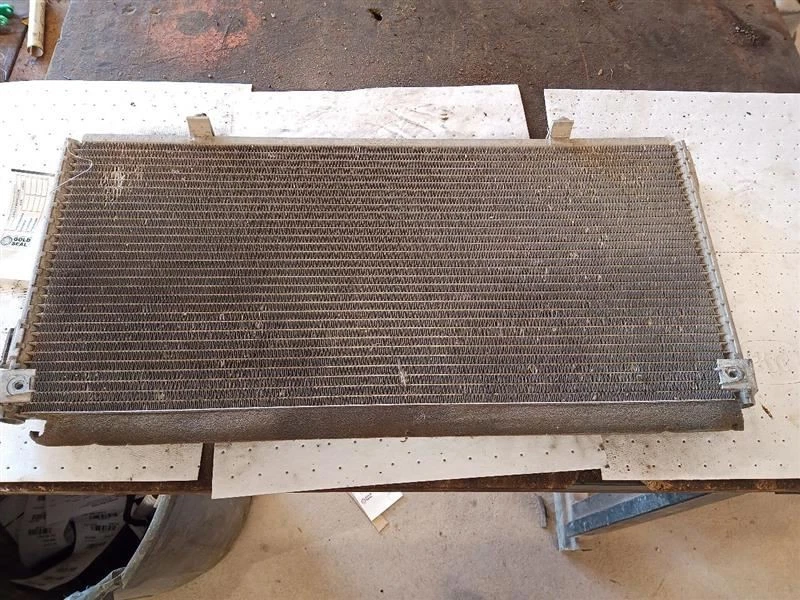 Condensador de CA de 2002 Subaru Legacy 10596606 Foto 2 de 4