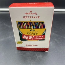 Hallmark Keepsake Ornament Crayola  Big Box of 64 Built-In Sharpener 2015 E4