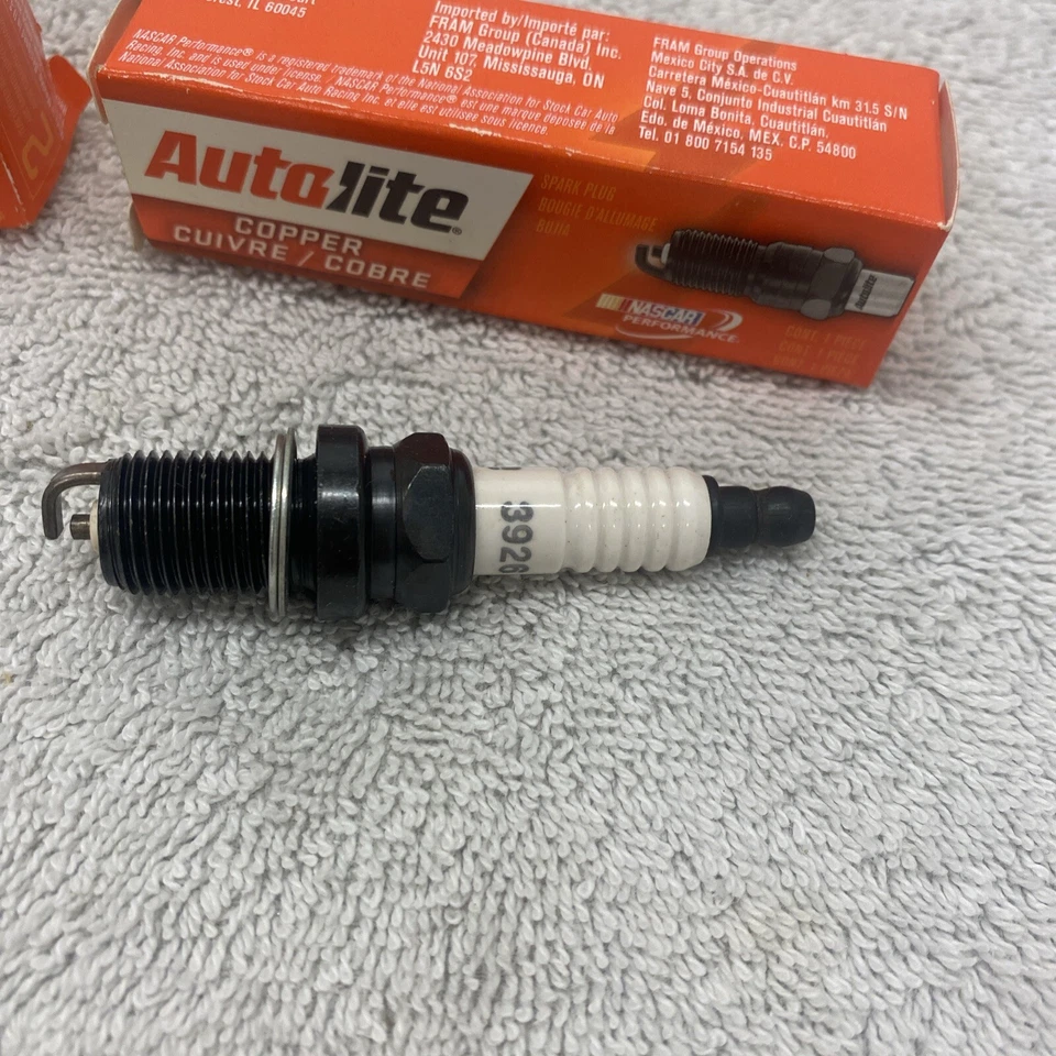 Juego de 2 nuevas bujías-resistencias de cobre Autolite 3926 Foto 2 de 4