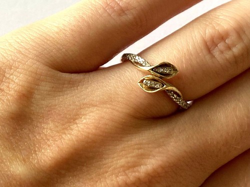 Classy 10K Yellow Gold 24 Natural Diamond Ladies Ring Band Calla Lily Size 7 - Picture 10 of 12