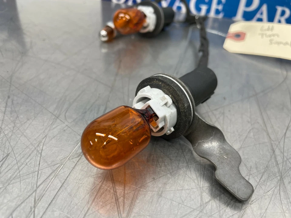 BMW 650i 2006 - señal de giro - clip para arnés de cables - bombillas - coleta - conductor izquierdo Foto 3 de 4