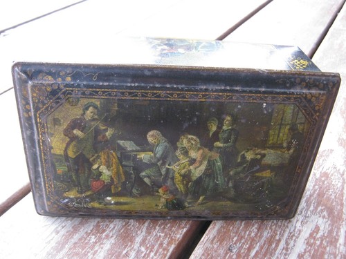 Antique English Metal Box Jewelry Box Victorian Box rare has petina no key - Picture 2 of 12