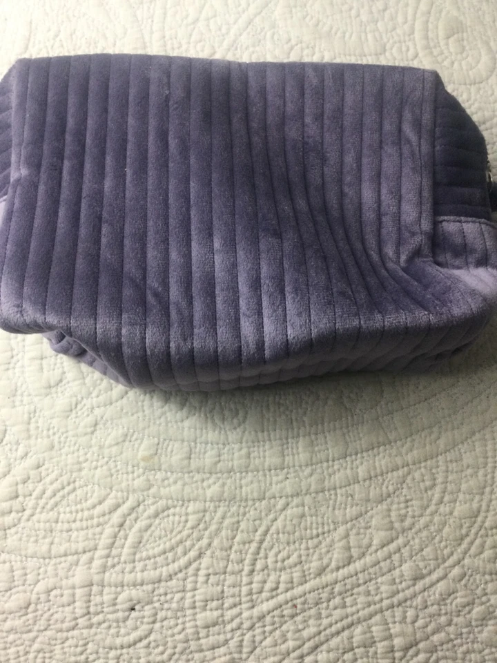 Bolso de Cosméticos Exuviance Acolchado Púrpura - Terciopelo Suave con Cierre de Cremallera*Nuevo Foto 2 de 3