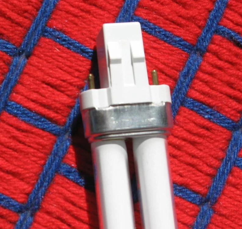 2 NEW fluorescent 13w light bulb fits desk lamp or Ott-lite A with 2 pin 5000K - Image 2 of 4