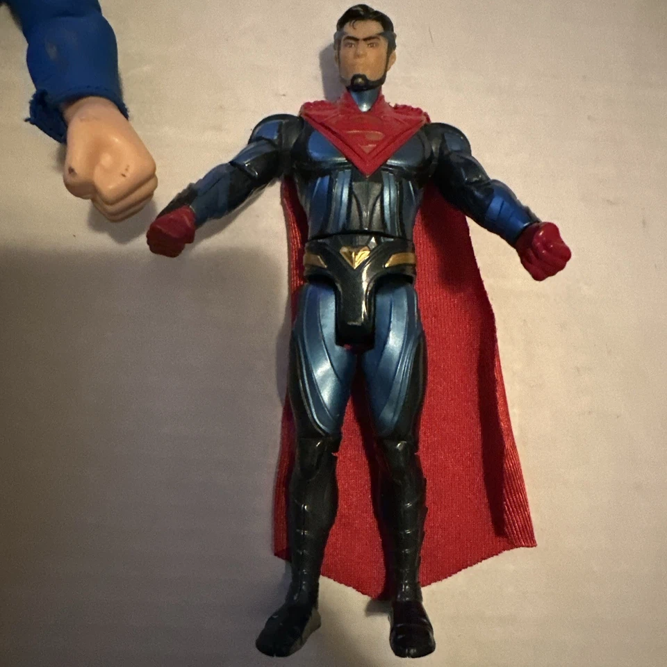 HISTORY OF SUPERMAN 90s & Kenner 1996 & Injustice 2 Platinum Superman figuras de metal Foto 2 de 4
