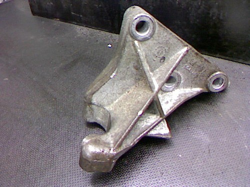 Motorträger Vorn Seitlich (getriebe) L Opel Vectra 1.6 Caravan B 74 KW 100 PS