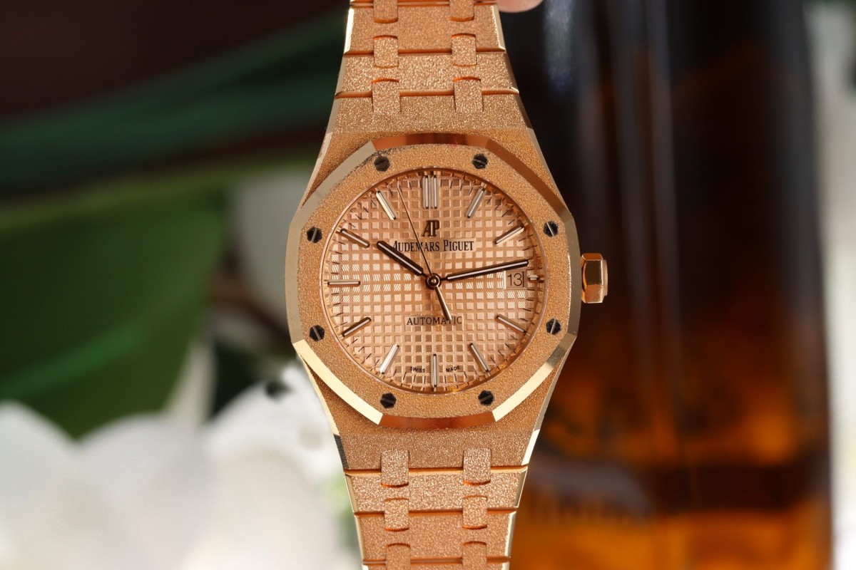 Audemars Piguet Royal Oak 37mm Automatic Frosted Pink Gold 15454OR