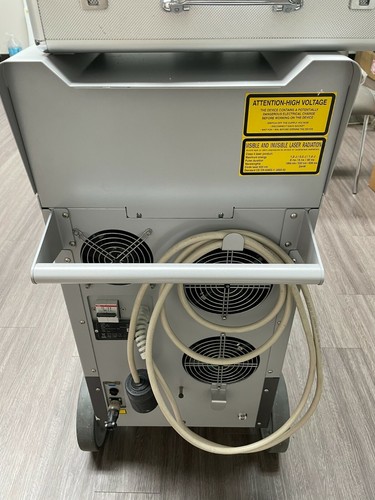 2011 Quanta Q-Plus T (Q-Plus C) - Q-geschalteter Tattooentfernungslaser - GERINGE NUTZUNG! - Bild 8 von 12