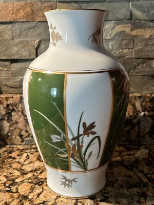 Vintage 1978 Franklin Mint ~ Rare Vase of The Noble Orchid ~ Okura
