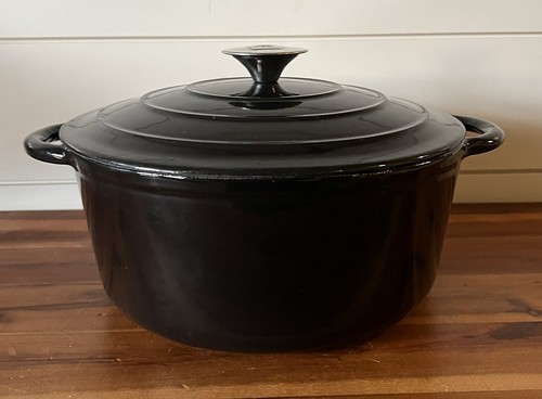 Wolfgang Puck Black Enamel Cast Iron 10" Diameter Dutch Oven Covered Pot - Picture 3 of 10
