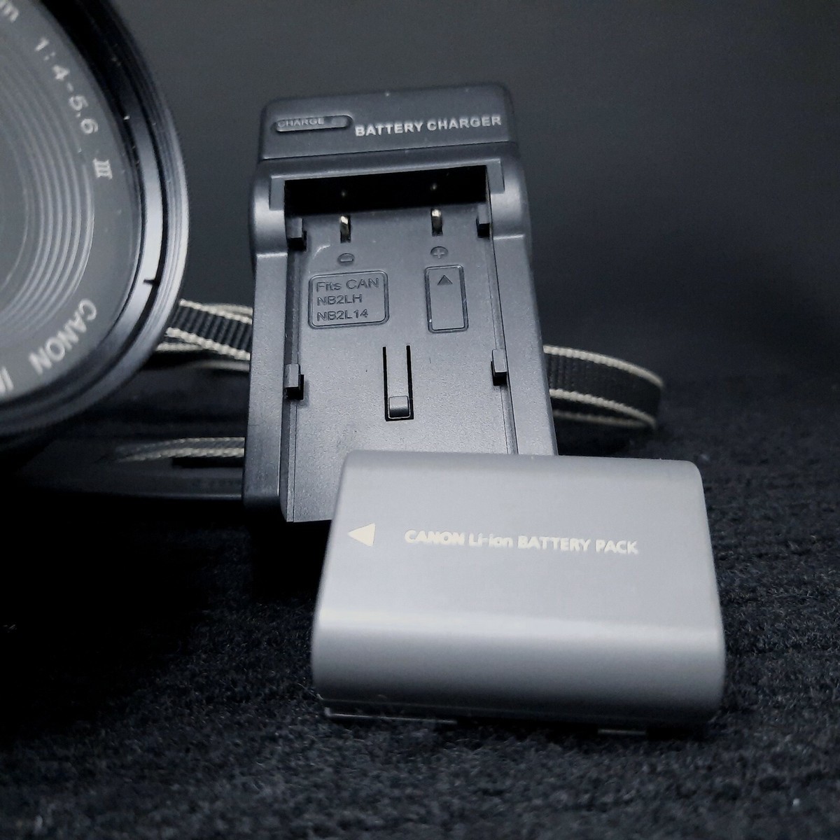 Canon EOS kiss Digital N DS126071 デジタル一眼カメラ○ジャンク品