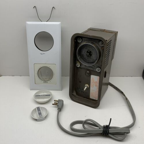 Nutone 251 Built-In Food Center Blender Motor Base White ~NEEDS SWITCH REPAIR~ - Imagen 3 de 17