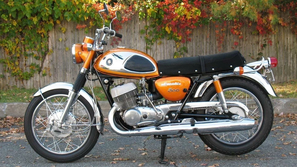 Guardabarros trasero 68 Suzuki T500 63110-15700-Rep alta calidad T500 Cobra nuevo Foto 4 de 4