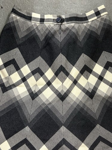 Vintage Highland Queen Wool Skirt A-Line Argyle-Inspired Geometric Pattern - Picture 2 of 7