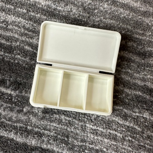 Mini Waterproof Pill Box Medicine Case Holder Travel White Flamingo New - Picture 5 of 9