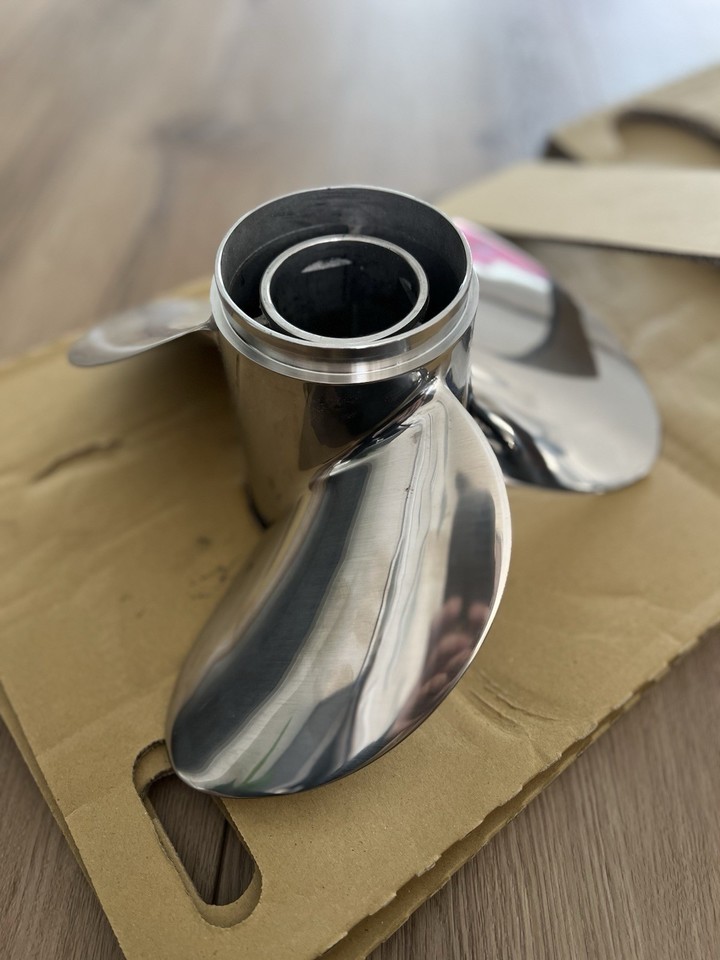 Solas Prop 3-Blade Stainless Propeller D series Rubex NS3 #9431-133-17 ...