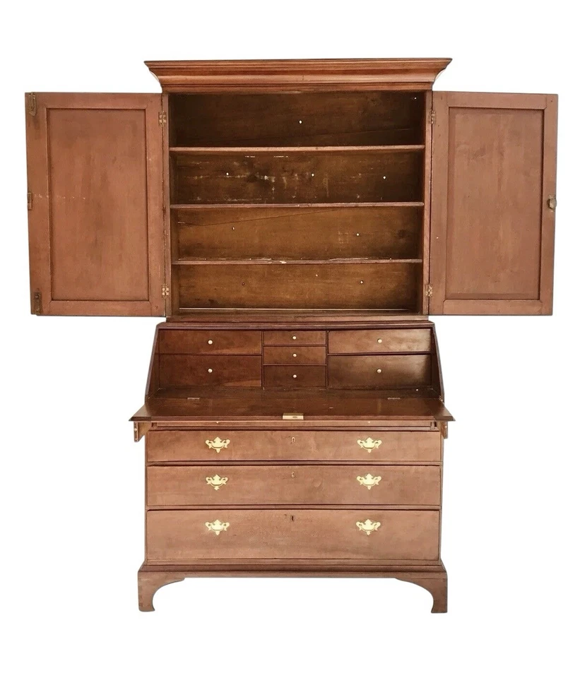 Antiguo escritorio de secretaria de cereza Connecticut del período Chippendale antiguo  Foto 4 de 4