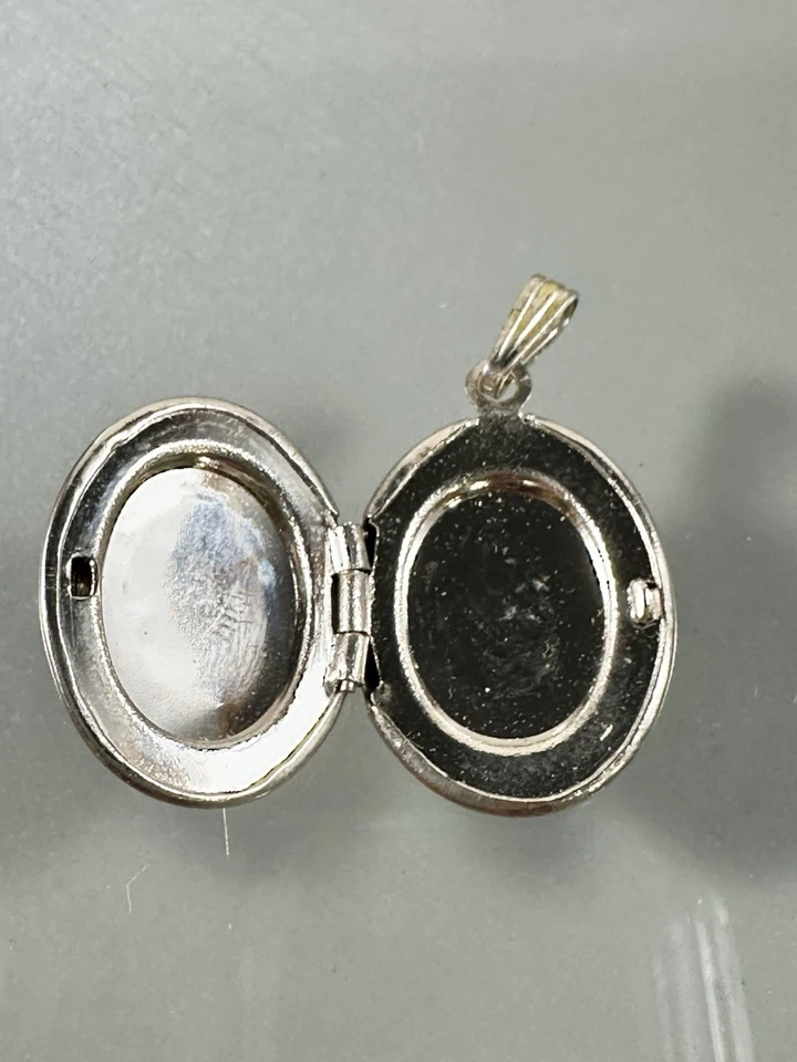 Colgante vintage de acero inoxidable ovalado esmaltado arte popular diseño floral Foto 4 de 4