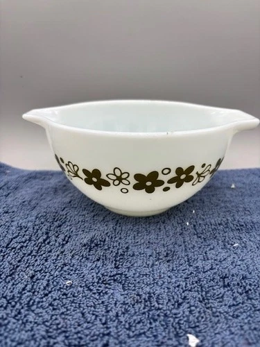 Pyrex Crazy Daisy Cinderella Green Floral Mixing Bowl