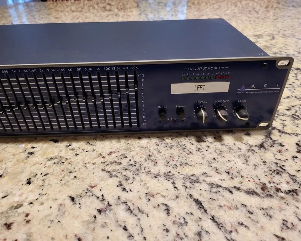 ART 400 SERIES 452 Dual-Channel 31-Band Graphic Equalizer EXCELLENT CONDITION!!! - Image 3 of 4