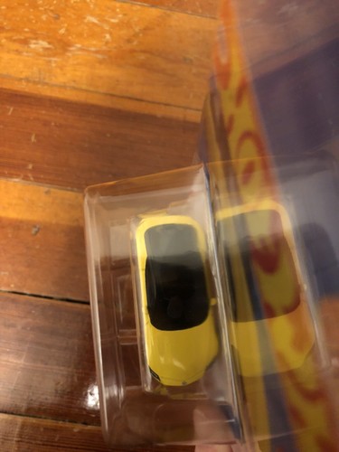2022 Hot Wheels 124/250 Factory Fresh 5/10 Nissan Z Proto Yellow - Picture 5 of 6