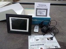 PanDigital 5.6" Tru Photo Digital Photo Frame Pan56-2 LCD 4:3 w/ Remote~128MB
