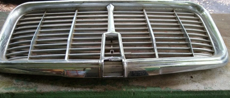 Rejilla delantera OEM 73-79 Jaguar XJ6 XJ12 BD42173 Motif bar, sin emblemas Daimler Foto 3 de 4