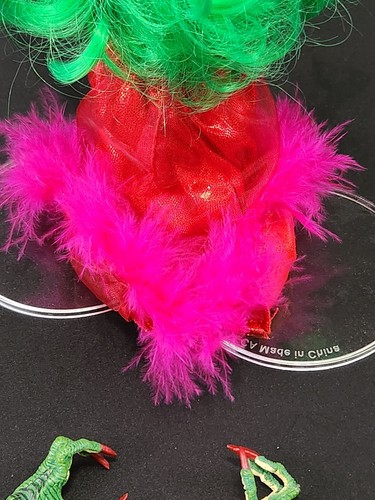 NECA Gremlins 2 - Ultimate Showgirl Red Dress Greta 7" Scale SDCC 2023 Exclusive - Bild 16 von 21