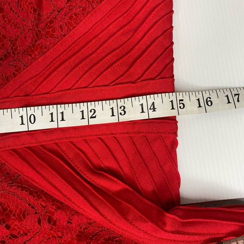 Tadashi Shoji Spitzen-Overlay Fit and Flare Cocktailkleid rot komplett gefüttert Größe 8 - Bild 9 von 11