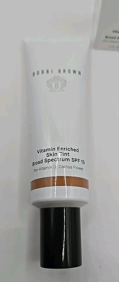 Bobbi Brown Tinted Moisturizer Vitamin Enriched Skin SPF 15 DEEP 1 - Image 2 of 4