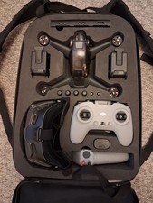 DJI FPV full combo - goggles v2 + 3 batteries + FPV & Motion Controllers + case