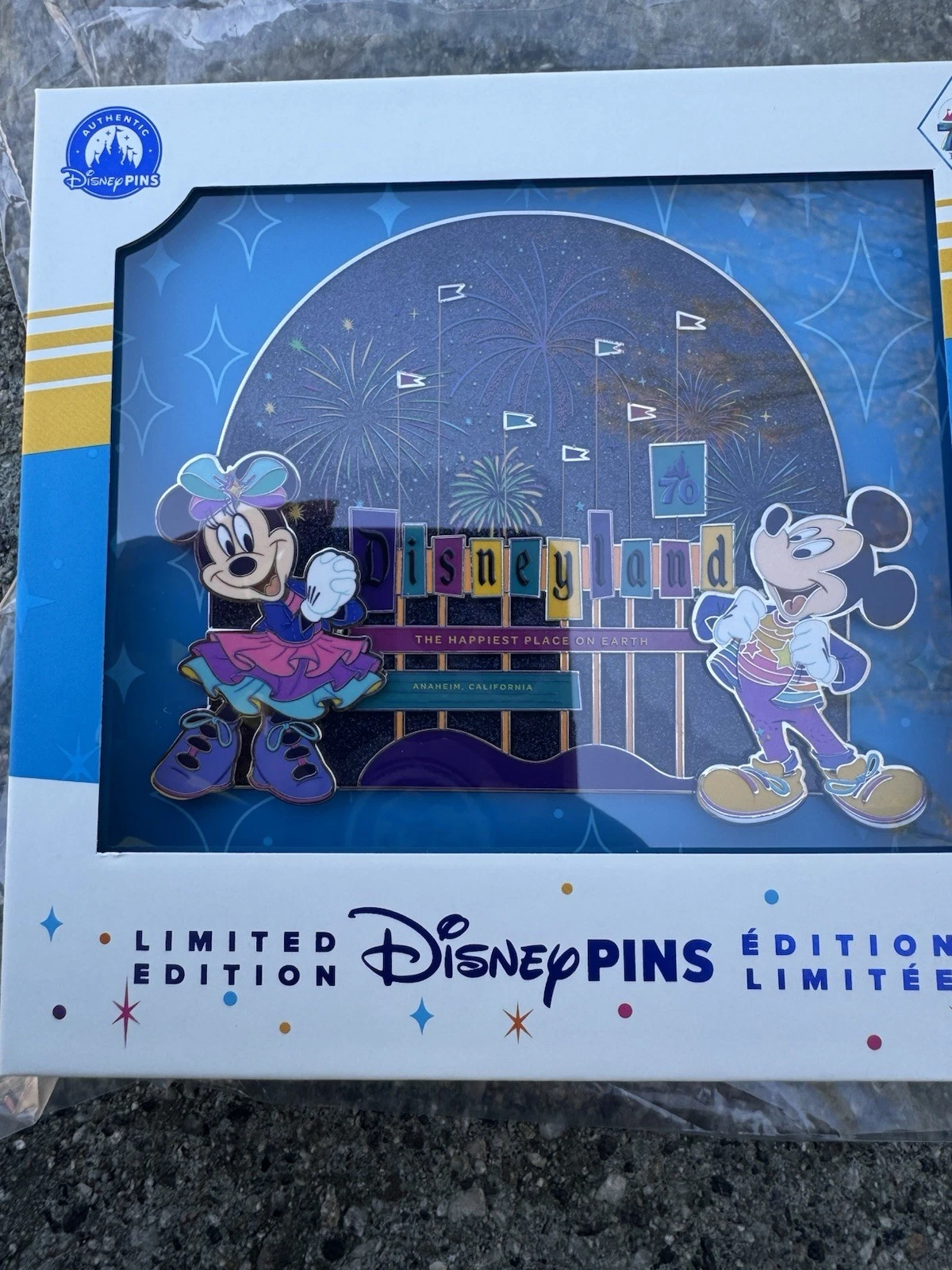 2026 DISNEY PIN DISNEYLAND 70TH PIN MICKEY MINNIE JUMBO MARQUEE LE2000