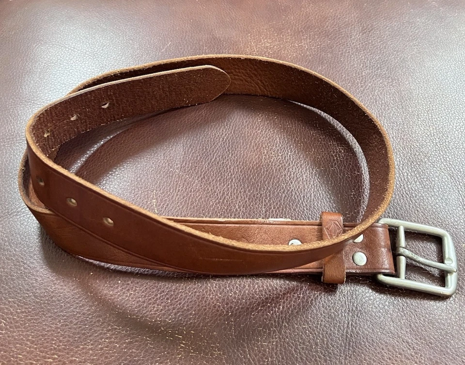 Raro cinturón de cuero marrón genuino Volcom vintage para hombre con hebilla plateada 38 Foto 4 de 4