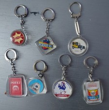  LOT DE 7 PORTE-CLÉS 
