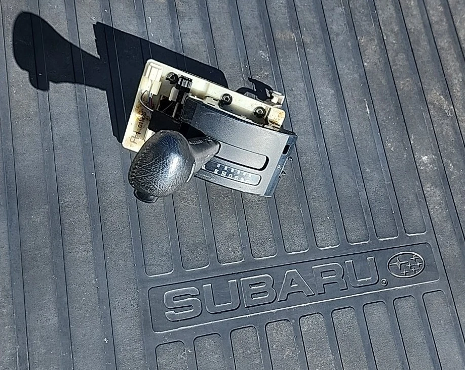 Selector automático de palanca de cambios Subaru Forester 1998-2002 Impreza 1999-2001 OEM Foto 2 de 4
