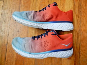 hoka one one cavu 2