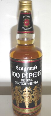 Seagram`s 100 Pipers De Luxe Scotch Whisky