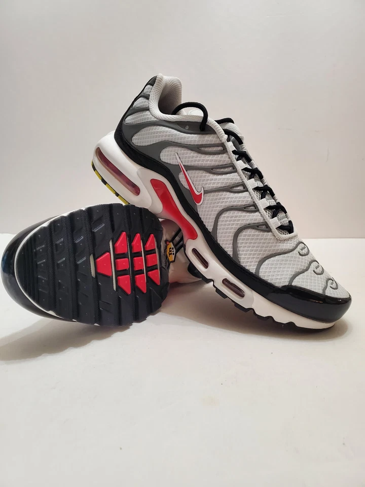 Size 10.5 - Nike Air Max Plus Photon Dust Particle Grey - Image 4 of 4