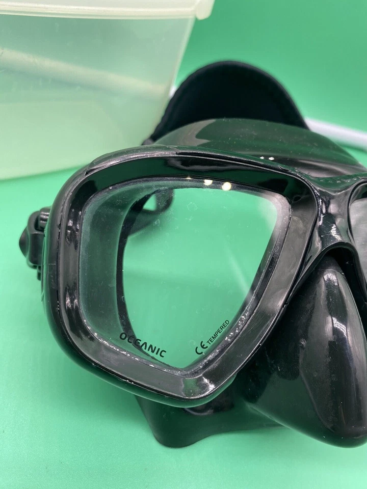 Oceanic Scuba Mask Black With Comfort Strap In Case - Image 3 of 4