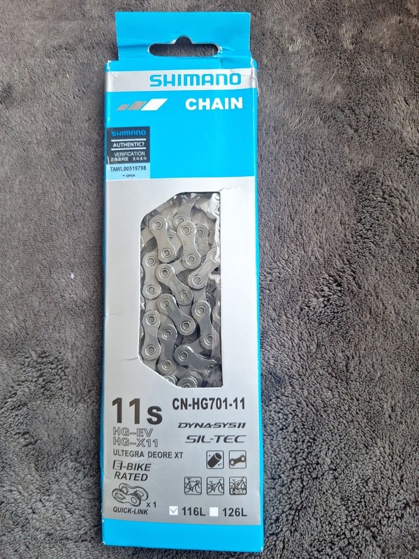 Shimano CN-HG701 11-Speed Bike Chain with Quick-Link 116L