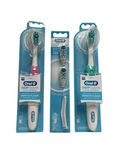 2 pk- Oral-B Battery toothbrushes + Replacement Heads - Pkg damage