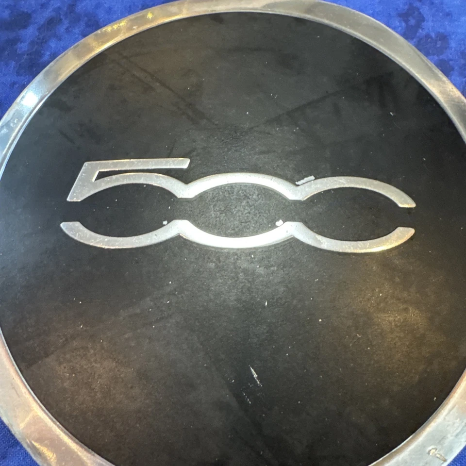 (1) Tapa central de rueda de aluminio Fiat 500 2012-2017 OEM 68078419AB Foto 2 de 4