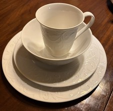 Lenox Opal Innocence Carved 4 Piece Place Setting