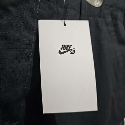 Nike SB Skateboarding Cargo Shorts Black Size 34 New with Tags - Picture 4 of 8