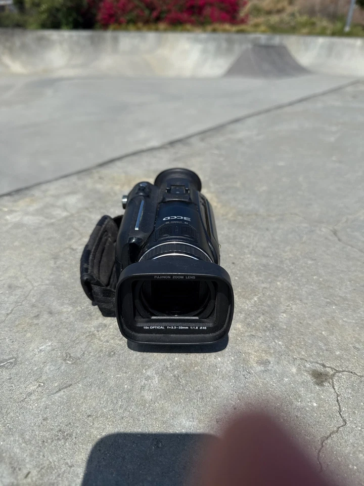 JVC Everio GZ-HD7 (60 GB) Flash Media, Hard Drive Camcorder - Image 3 of 4