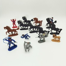 Konvolut 13x Alte Plastikfiguren Wild West Cowboys Ritter Pferde West Germany