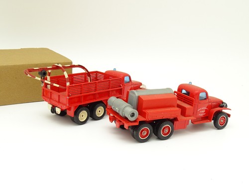 Solido 1/50 - Lot Of 2 GMC Fire Trucks - Picture 2 of 2